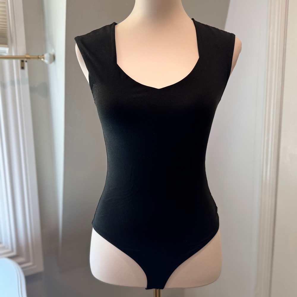REORIA Black Bodysuit Sleeveless V-Neck Essential | Size Small
